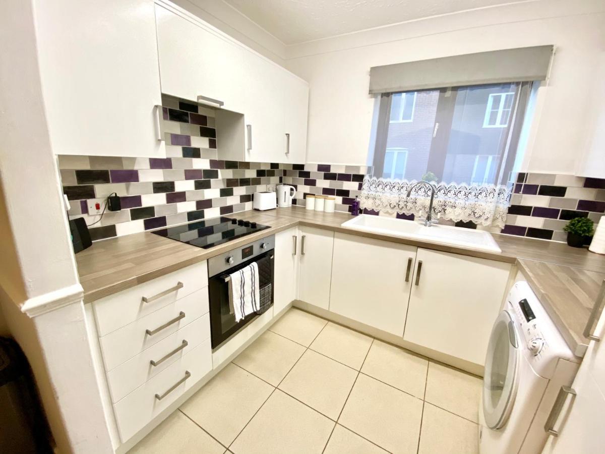 Easyrest Spalding - 4 Beds & Free Parking - Central & Modern Open Plan Apartment - Convenient Location Dış mekan fotoğraf