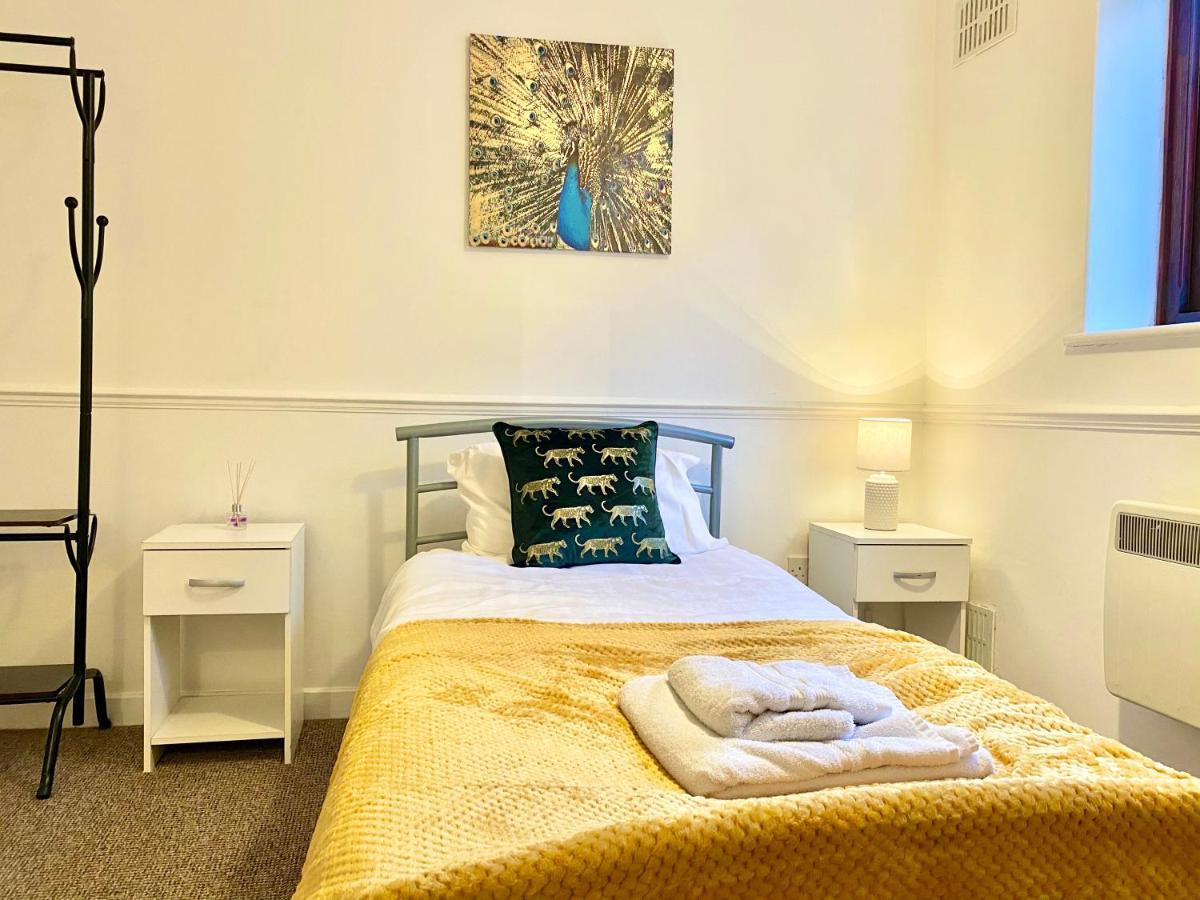 Easyrest Spalding - 4 Beds & Free Parking - Central & Modern Open Plan Apartment - Convenient Location Dış mekan fotoğraf